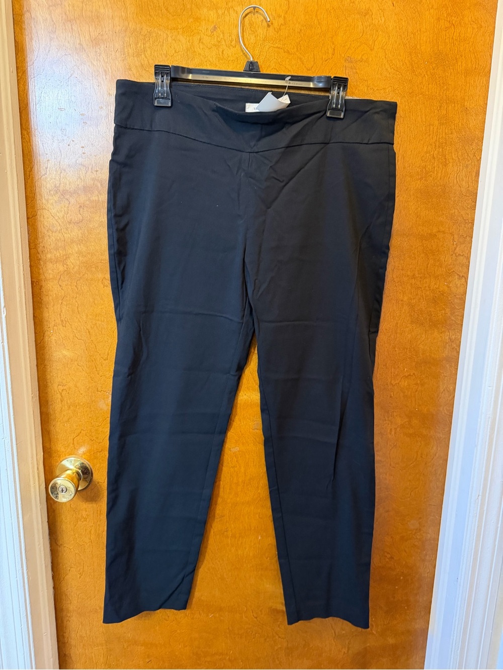Van Heusen women’s black stretch flat front solid dress pants size 14